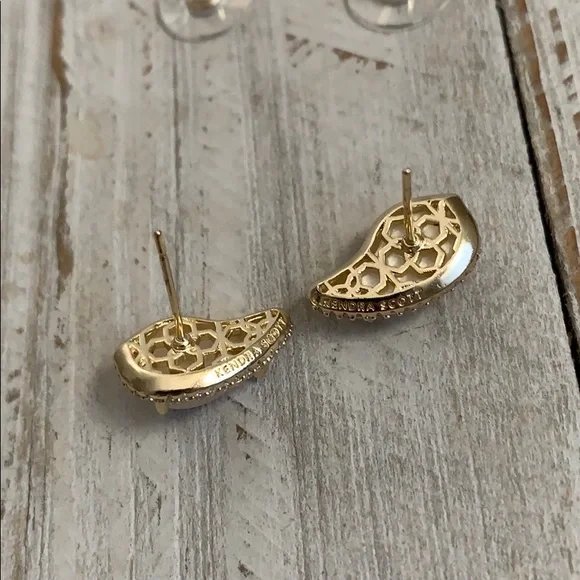 Kendra Scott Temple Stud Earrings Gold NEW - Picture 6 of 8
